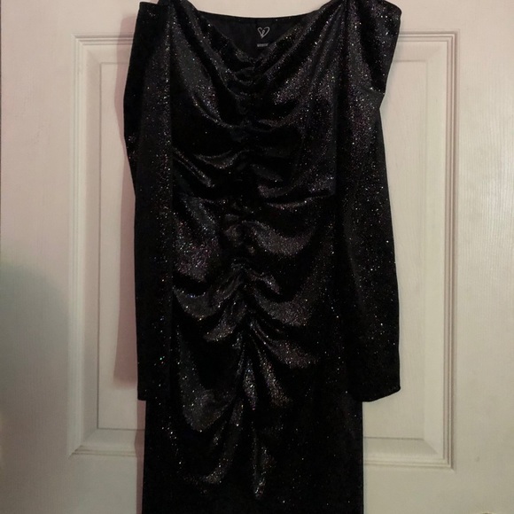 Black Rouched long sleeve dress - Picture 2 of 5